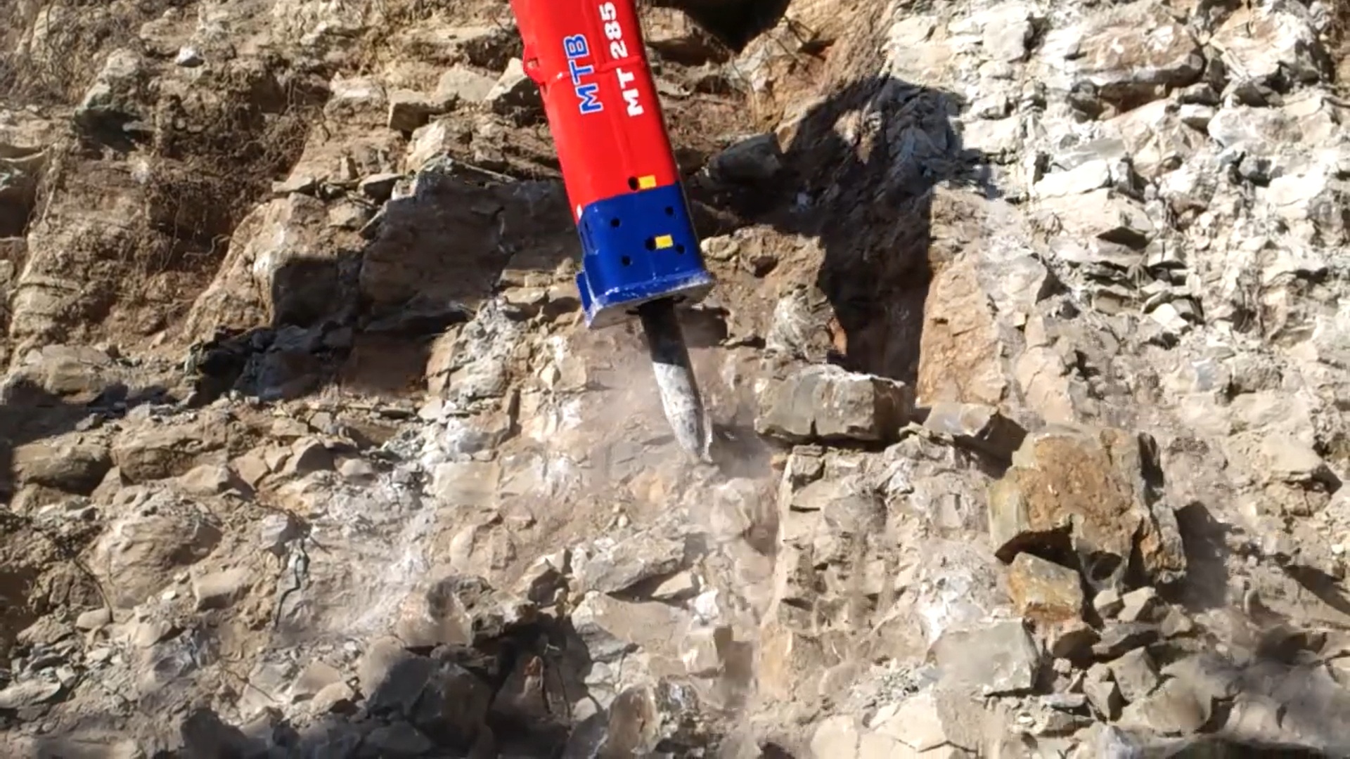 Orman yolu kırıcı çalışması